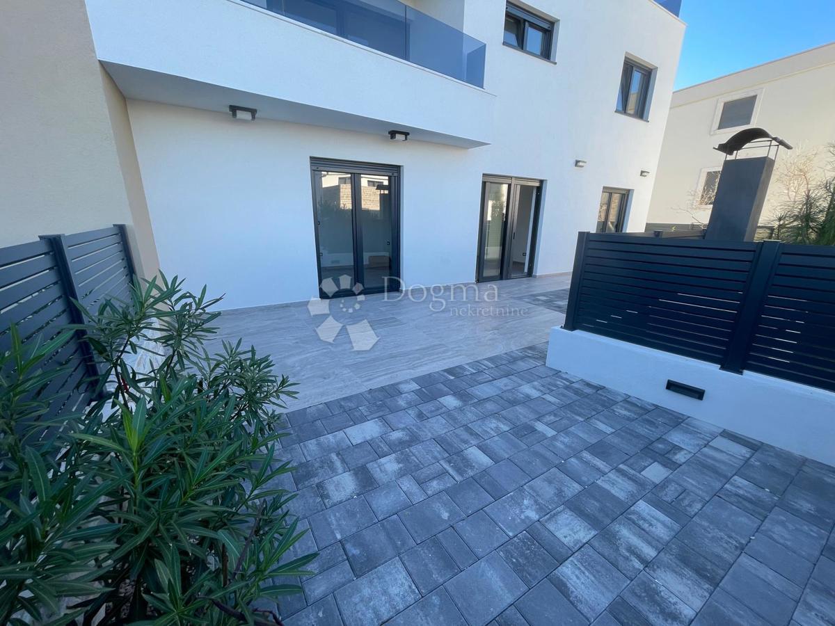 Appartement À vendre - ŠIBENSKO-KNINSKA MURTER
