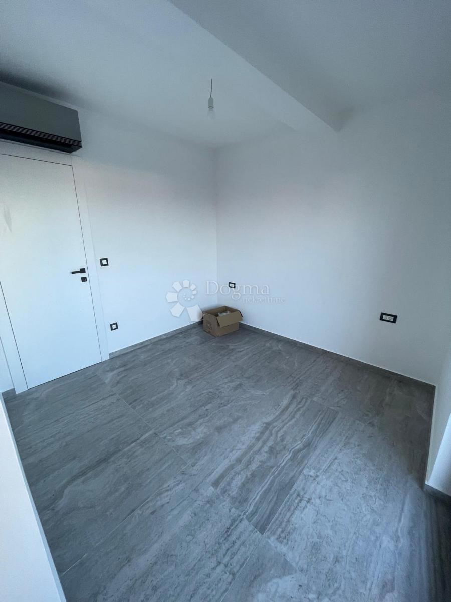 Appartement À vendre - ŠIBENSKO-KNINSKA MURTER