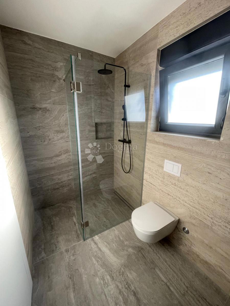 Appartement À vendre - ŠIBENSKO-KNINSKA MURTER