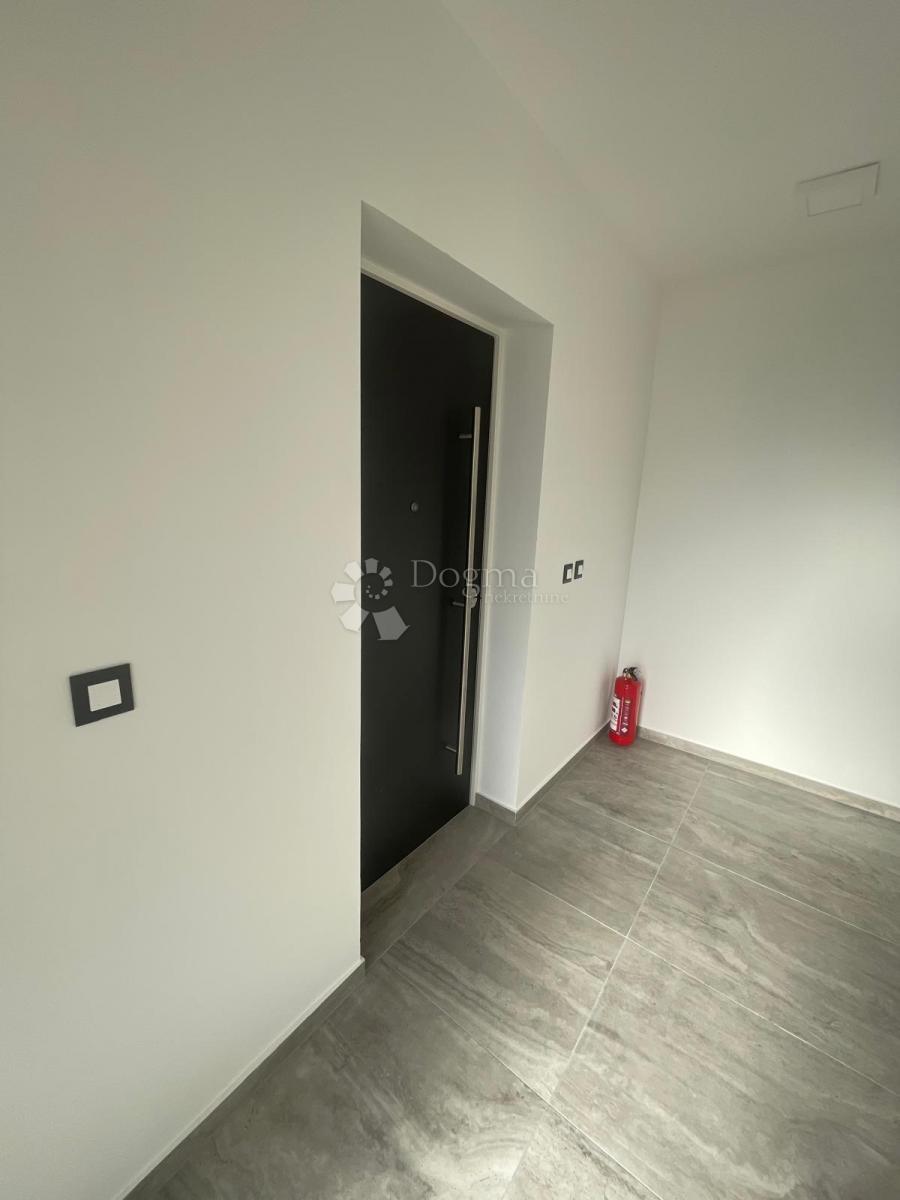 Appartement À vendre - ŠIBENSKO-KNINSKA MURTER