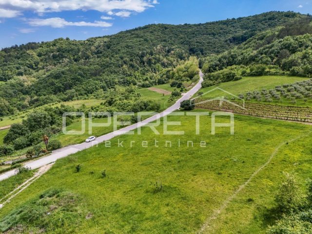 Land for sale 774 m² – Pazin