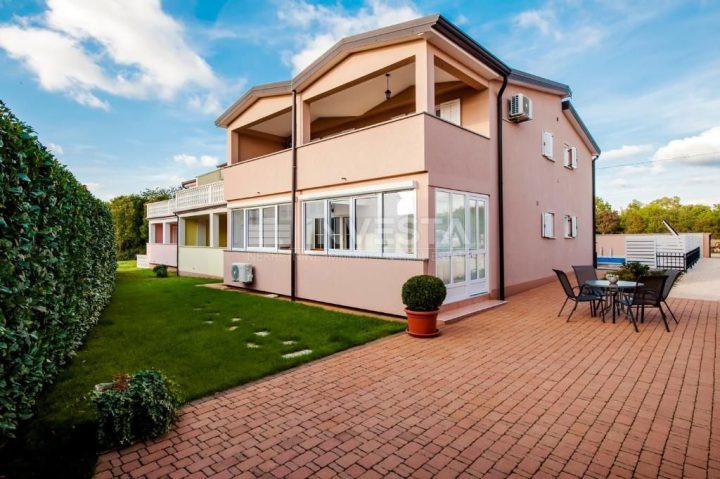 Maison à vendre 175 m² – Poreč
