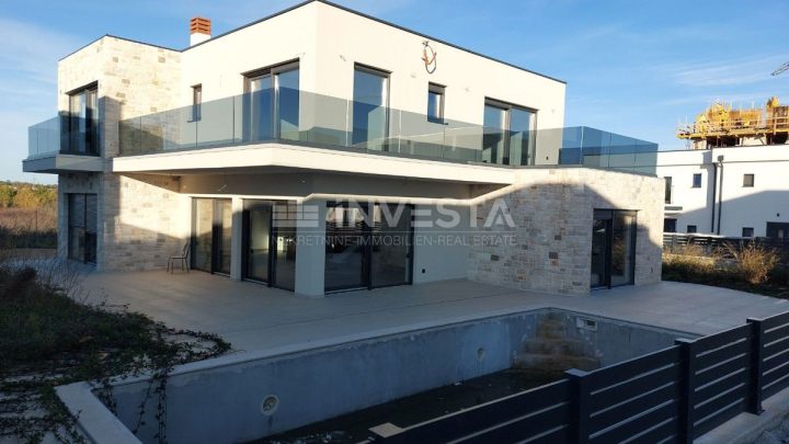 Dům na prodej 240 m² – Tar-Vabriga