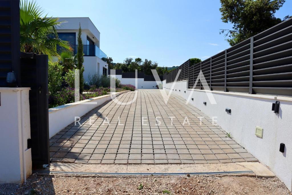 House For sale - SPLITSKO-DALMATINSKA ŠOLTA