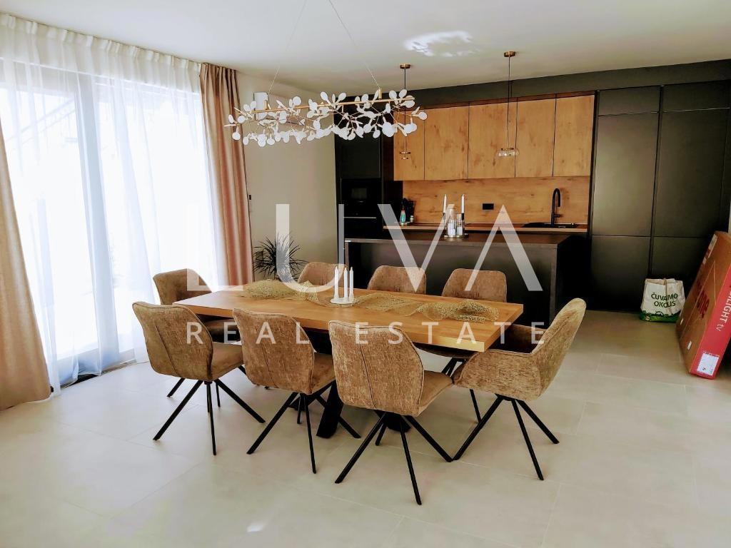 House For sale - SPLITSKO-DALMATINSKA ŠOLTA