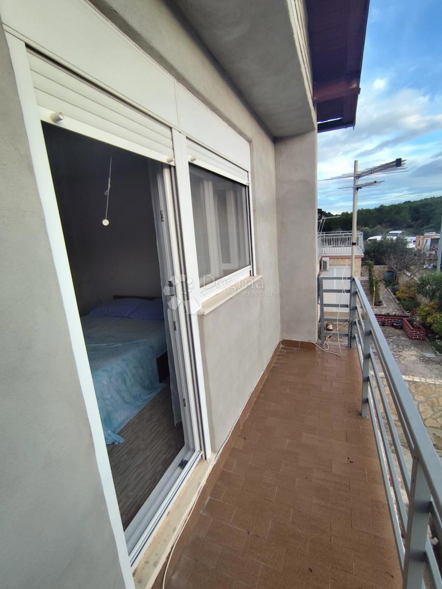 Haus Zu verkaufen - ŠIBENSKO-KNINSKA PIROVAC