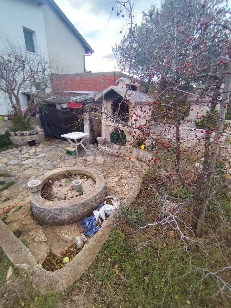 Haus Zu verkaufen - ŠIBENSKO-KNINSKA PIROVAC
