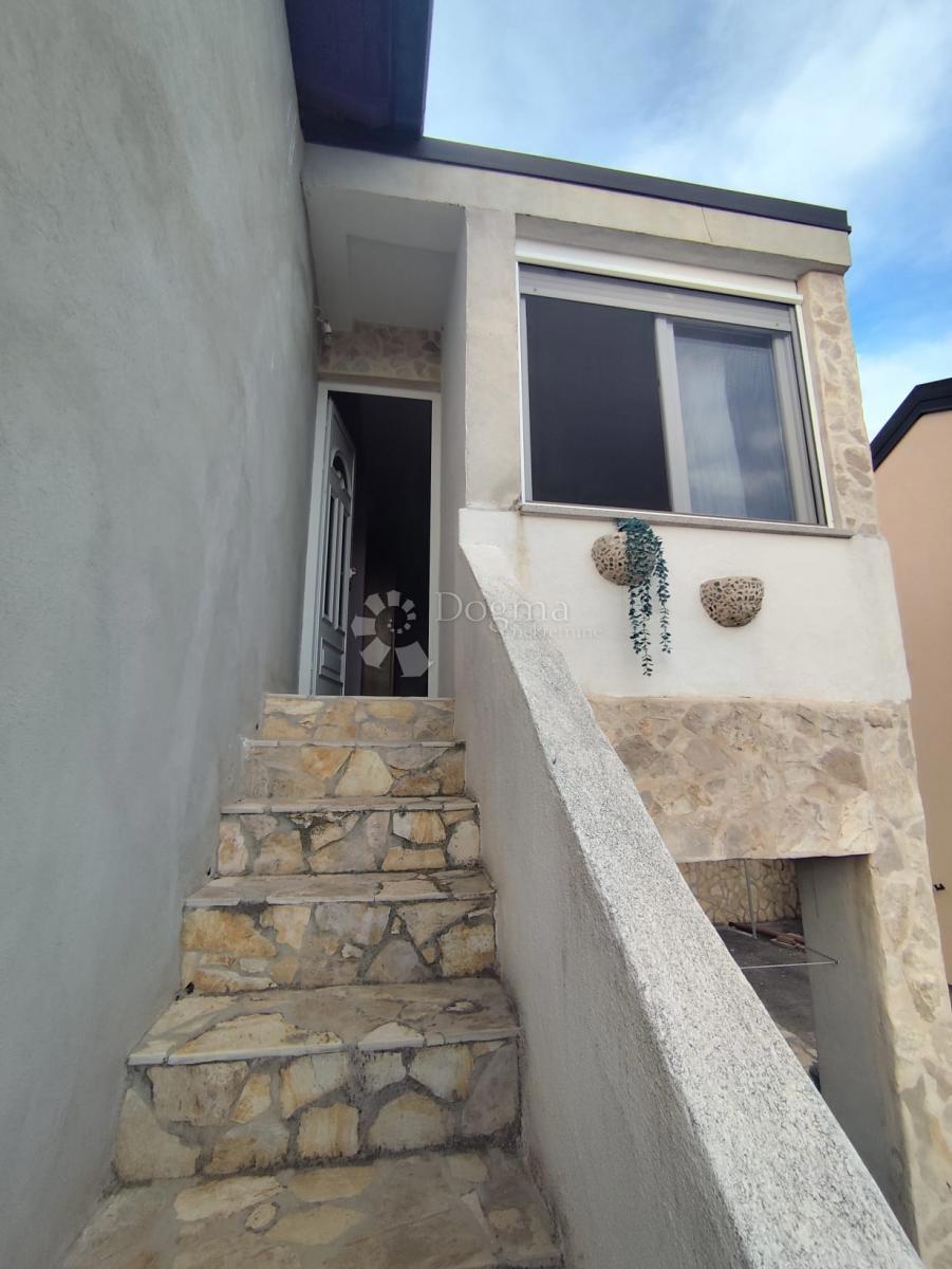 Haus Zu verkaufen - ŠIBENSKO-KNINSKA PIROVAC