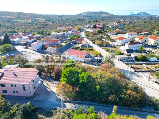 Zemljište na prodaju 1800 m² – Primošten