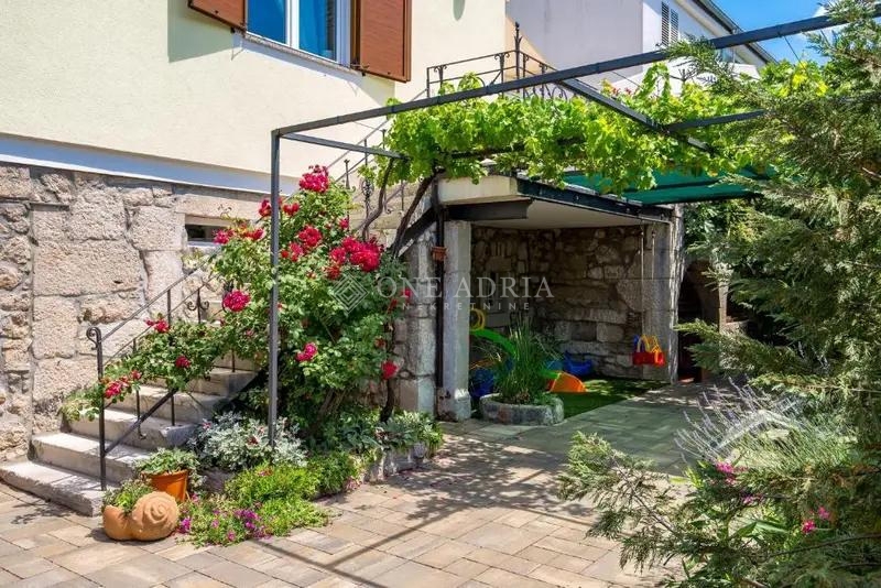 Kuća Na prodaju - PRIMORSKO-GORANSKA VINODOLSKA OPĆINA