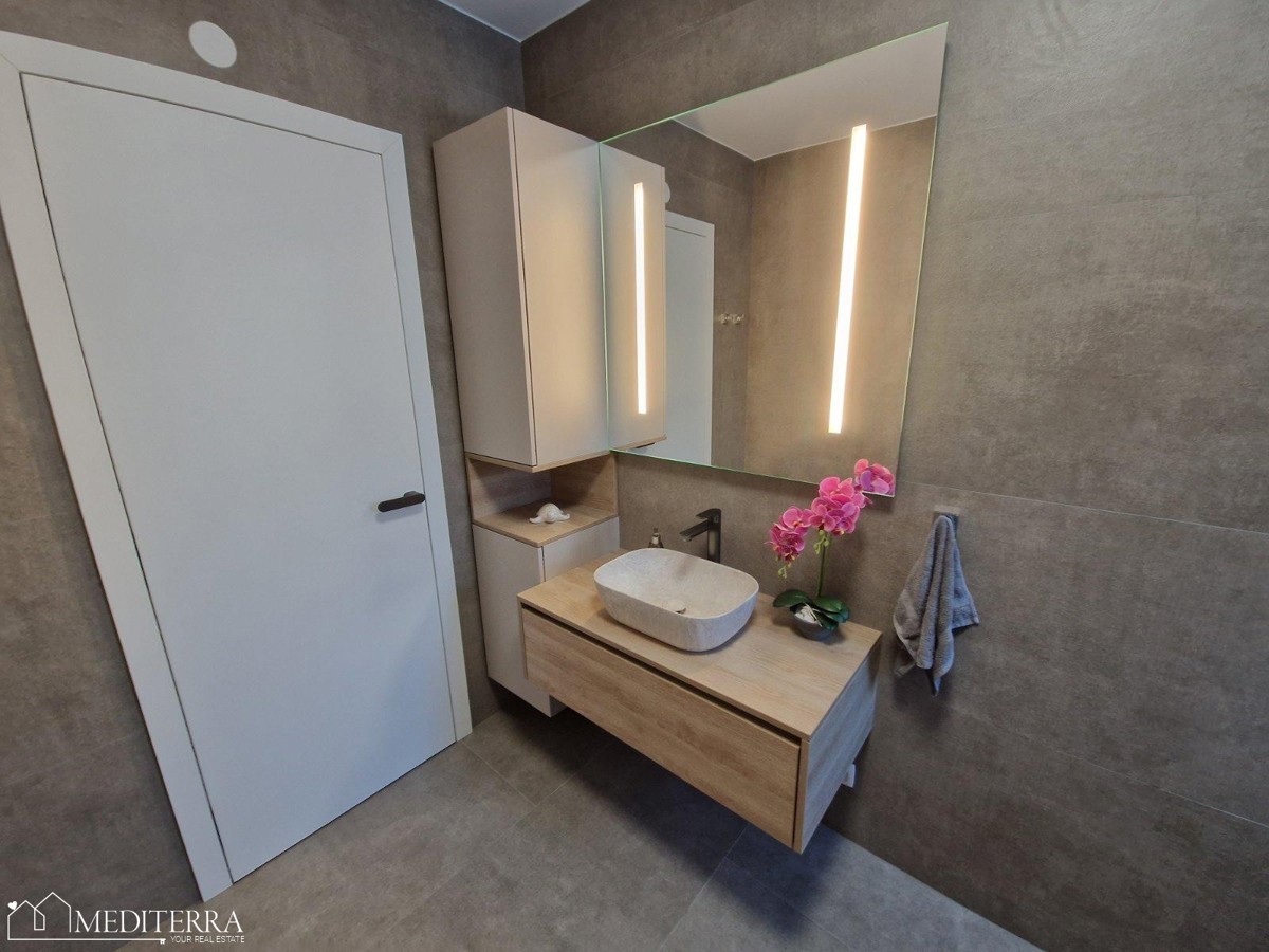 Flat For sale - ISTARSKA NOVIGRAD