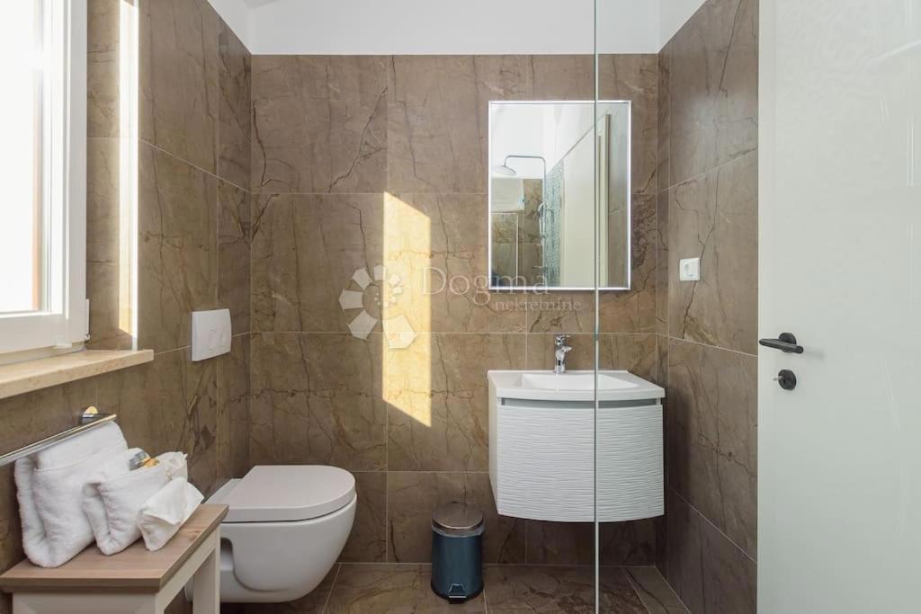 Haus Zu verkaufen - ISTARSKA SVETVINČENAT