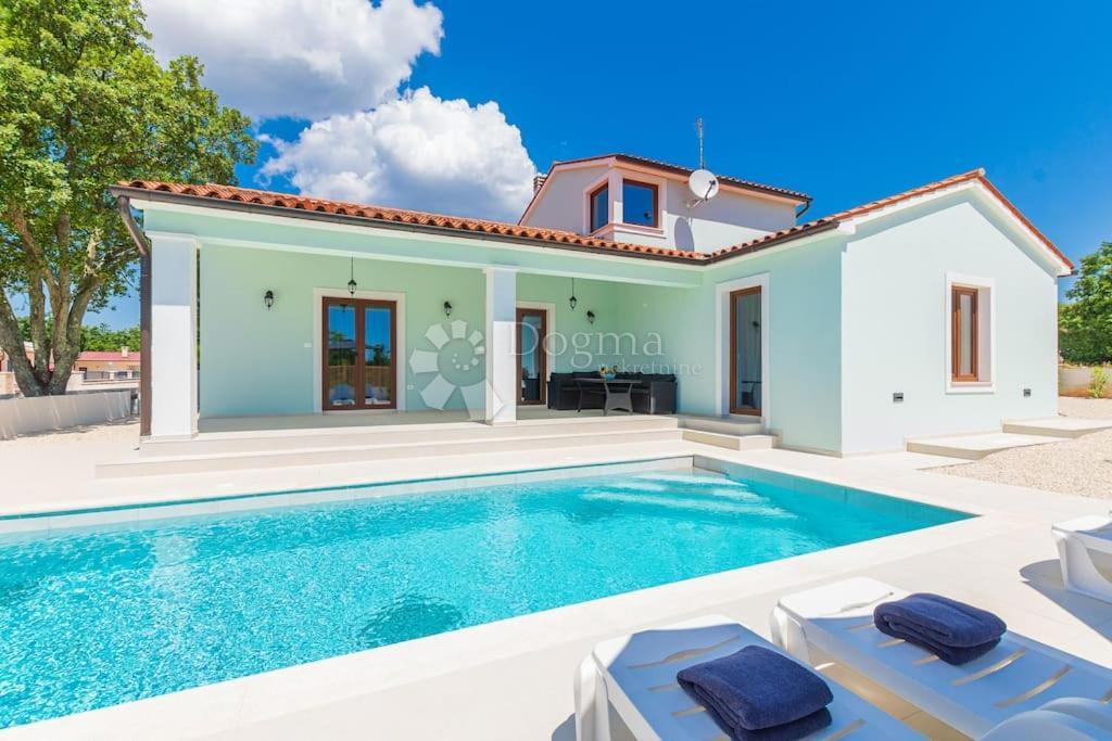 Haus Zu verkaufen - ISTARSKA SVETVINČENAT