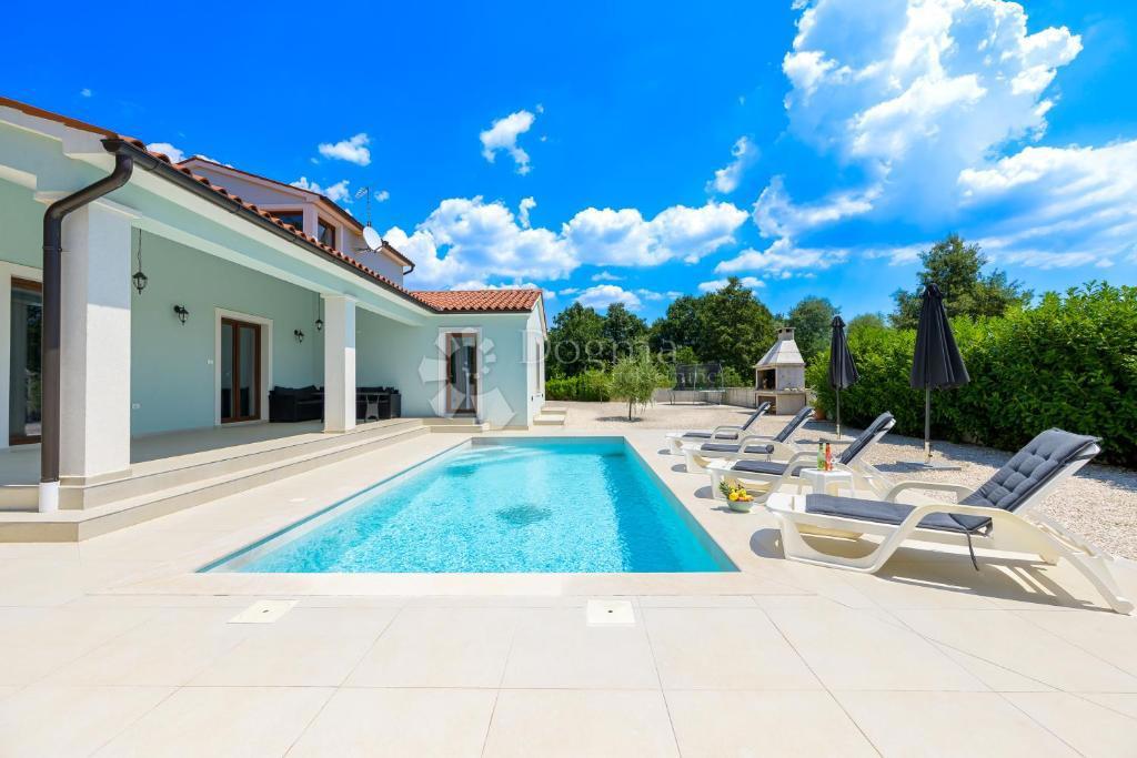 Haus Zu verkaufen - ISTARSKA SVETVINČENAT