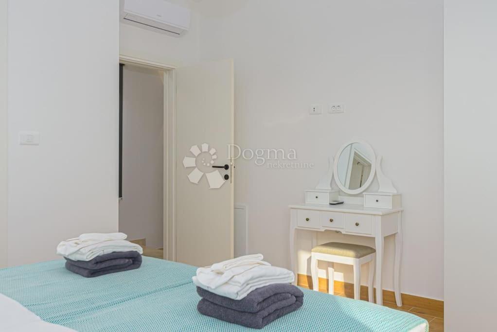 Haus Zu verkaufen - ISTARSKA SVETVINČENAT