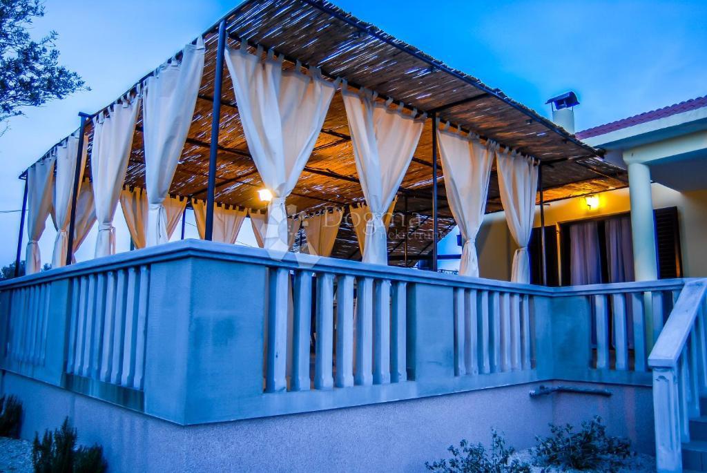Maison À louer - ZADARSKA UGLJAN