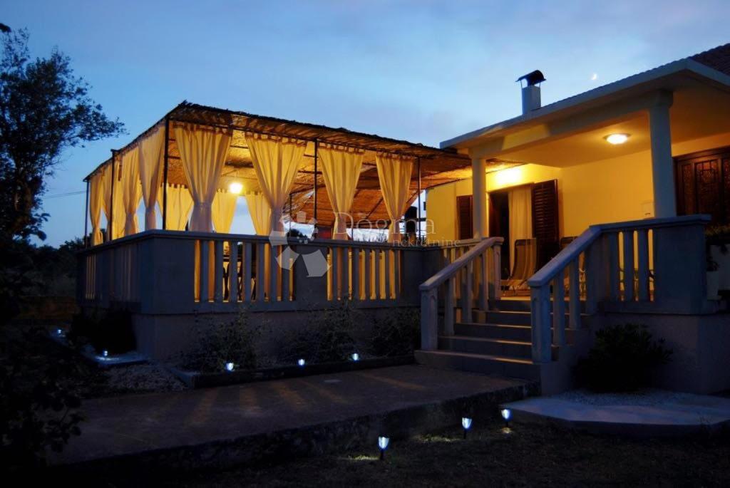Maison À louer - ZADARSKA UGLJAN