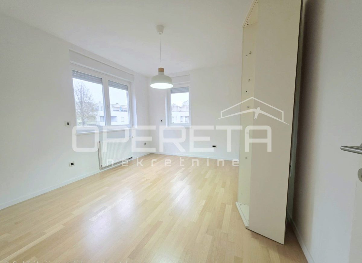 Apartma Na predaj - ZAGREBAČKA SVETA NEDELJA