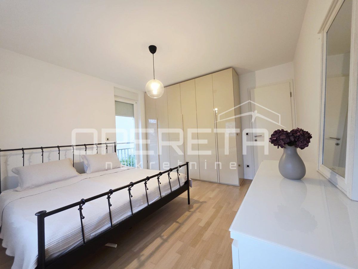 Apartma Na predaj - ZAGREBAČKA SVETA NEDELJA