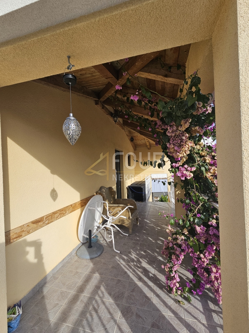 House For sale - ŠIBENSKO-KNINSKA VODICE
