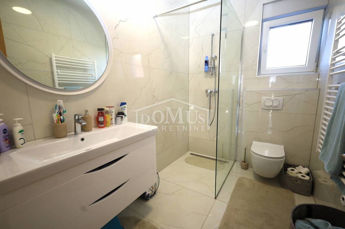 Flat For sale - ŠIBENSKO-KNINSKA VODICE