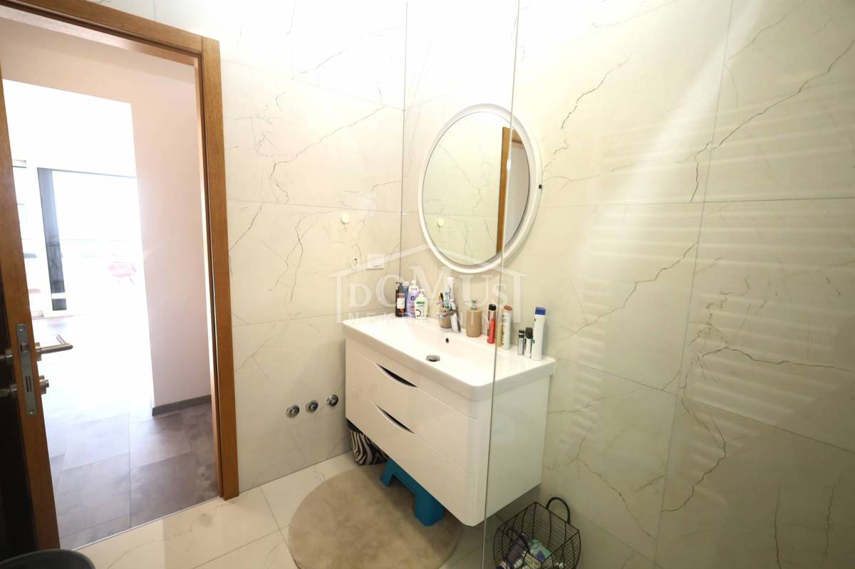 Flat For sale - ŠIBENSKO-KNINSKA VODICE