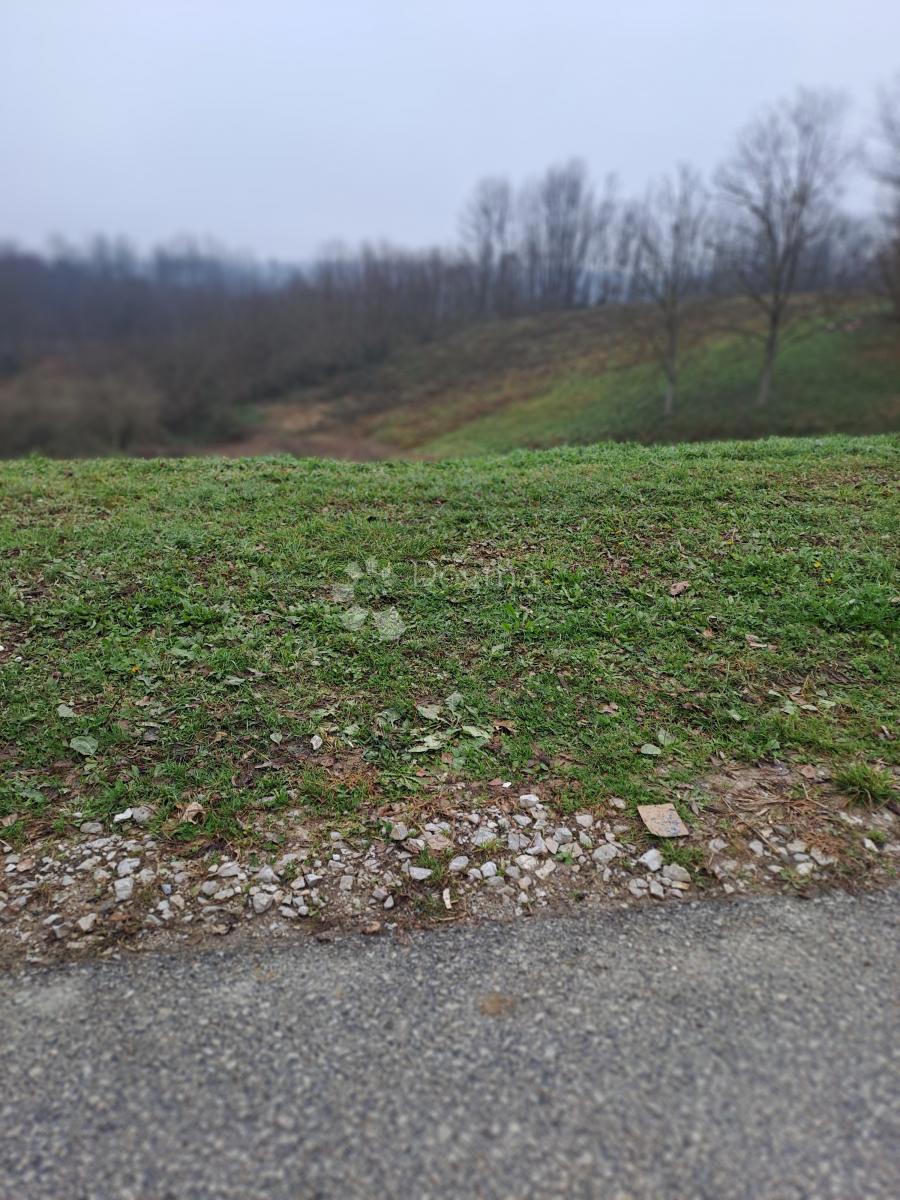 Zemljište Na prodaju - KARLOVAČKA KARLOVAC