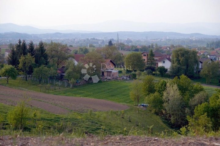 Land for sale 1731 m² – Karlovac