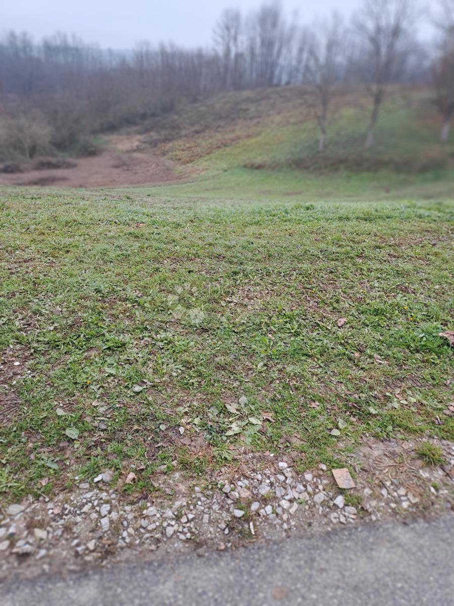Terreno In vendita - KARLOVAČKA KARLOVAC