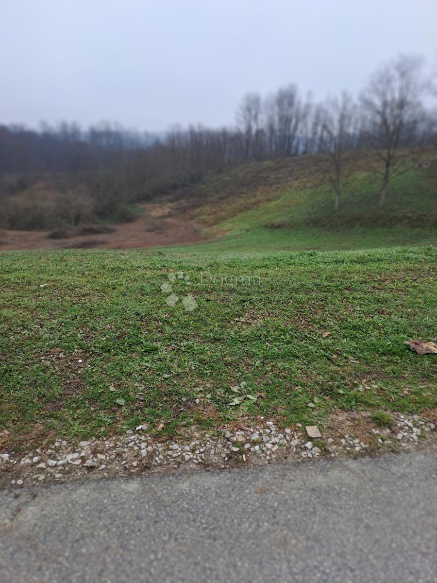 Terreno In vendita - KARLOVAČKA KARLOVAC