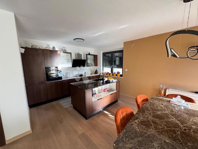 Apartment zu vermieten 115 m² – Kostrena