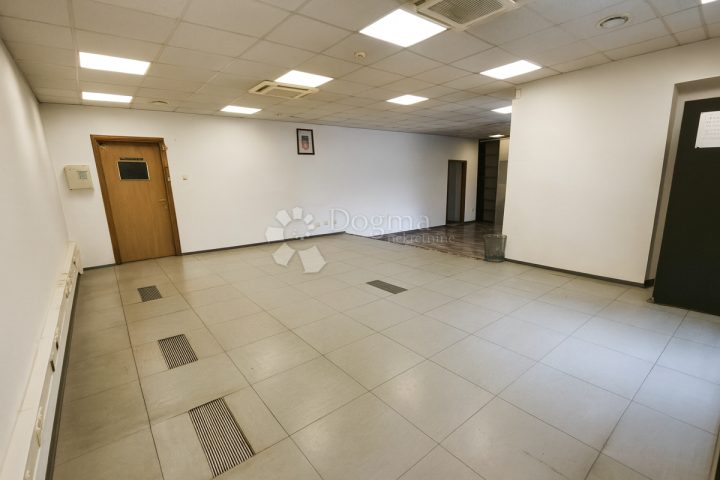 Gewerbefläche Zu vermieten - Istarska Pula - foto 2/7