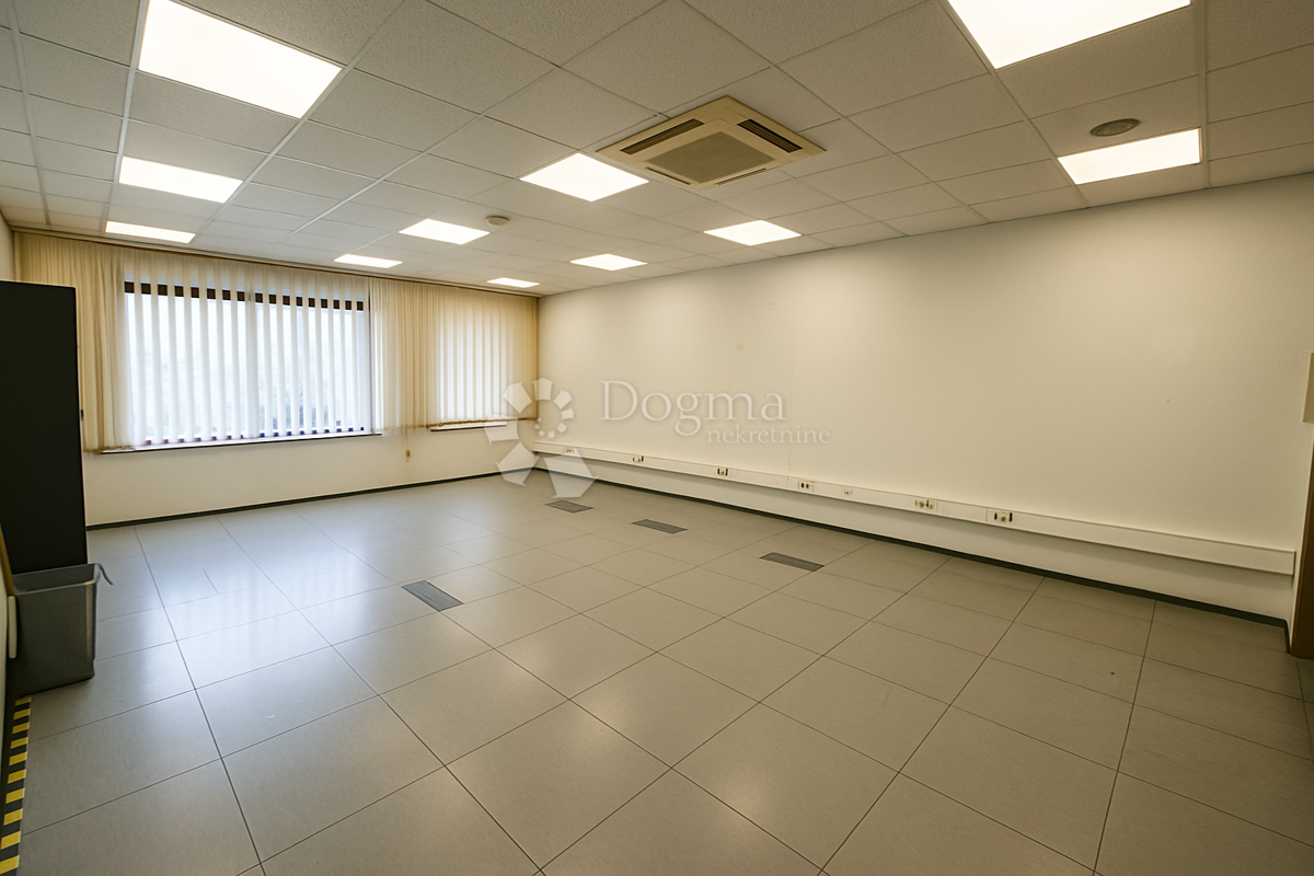 Komerční K pronájmu - ISTARSKA PULA
