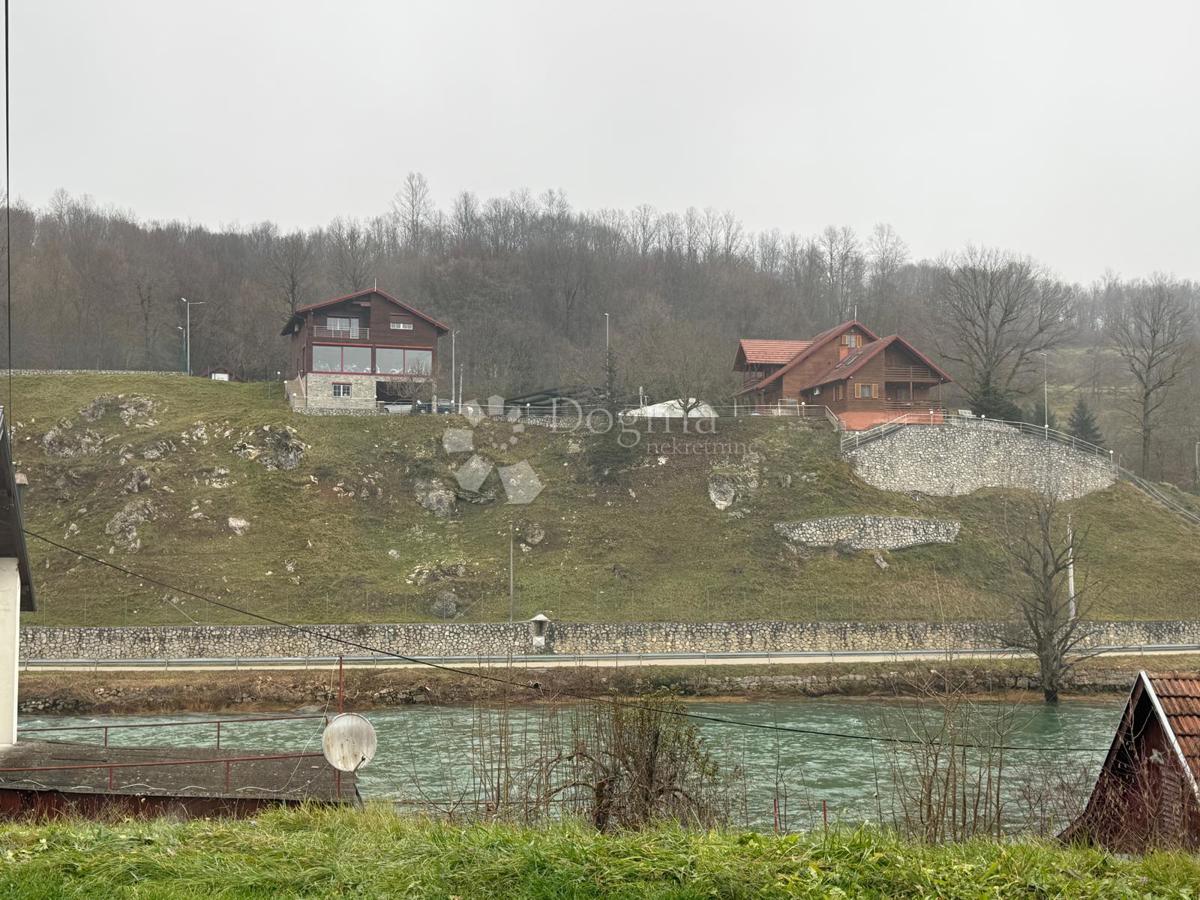 Dom Na sprzedaż - KARLOVAČKA NETRETIĆ