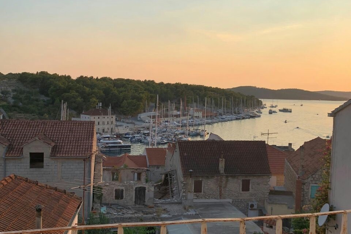 House For sale - SPLITSKO-DALMATINSKA BRAČ