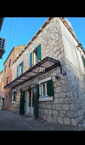 Casa in vendita 200 m² – Lastovo
