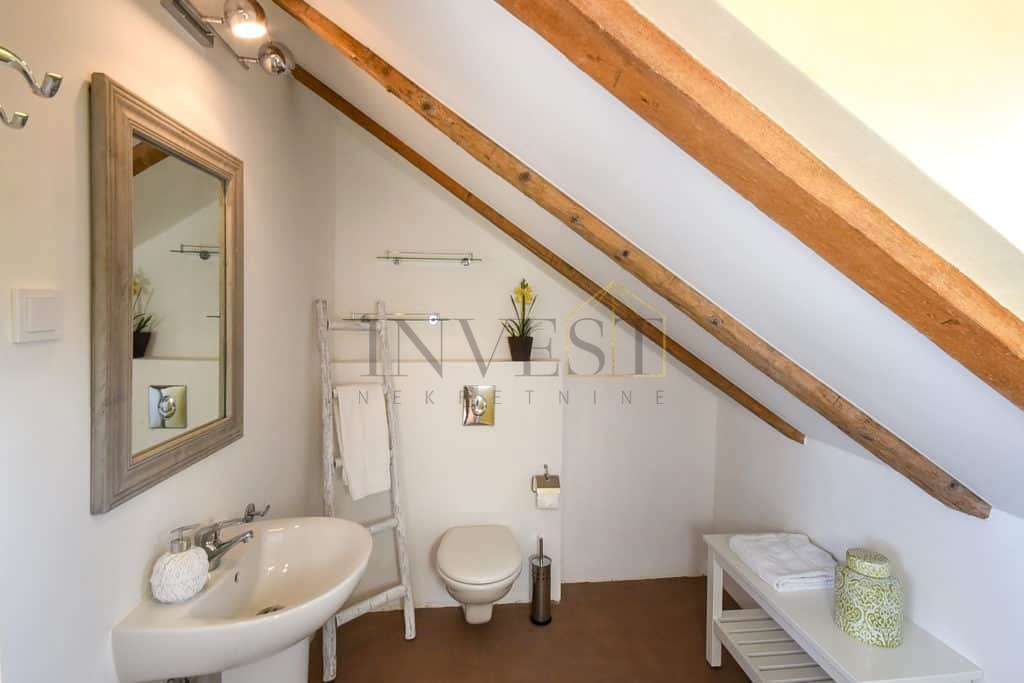 House For sale - SPLITSKO-DALMATINSKA STARI GRAD