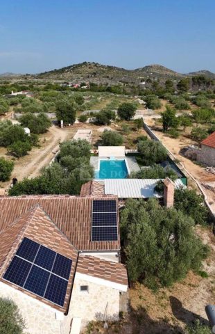 Kuća na prodaju 117 m² – Vodice