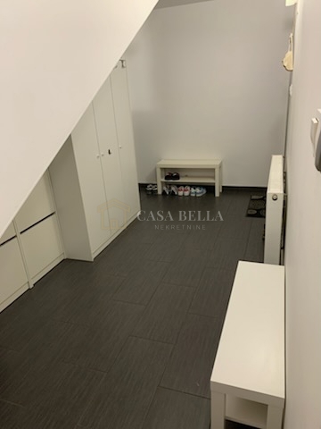Apartma Na predaj - ZAGREBAČKA SVETA NEDELJA