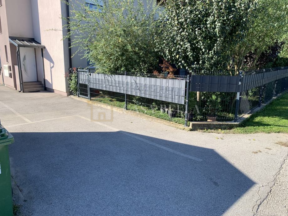 Apartma Na predaj - ZAGREBAČKA SVETA NEDELJA
