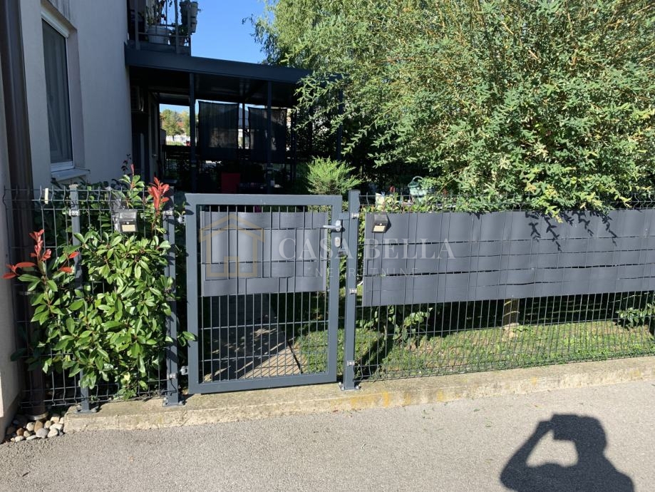 Apartma Na predaj - ZAGREBAČKA SVETA NEDELJA