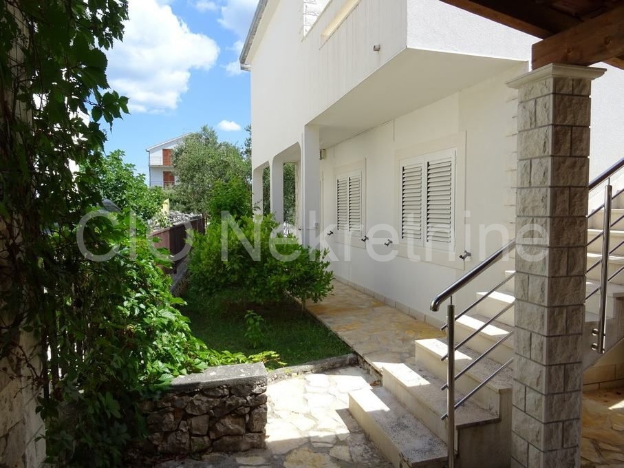 Kuća Na prodaju - ŠIBENSKO-KNINSKA ROGOZNICA