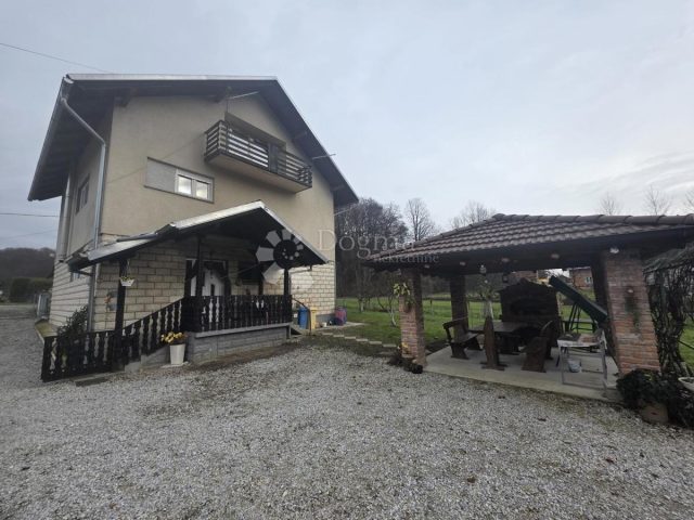 Maison à vendre 256 m² – Bedekovčina
