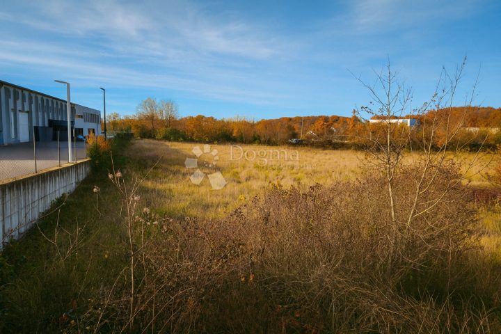 Land for sale 9180 m² – Pazin