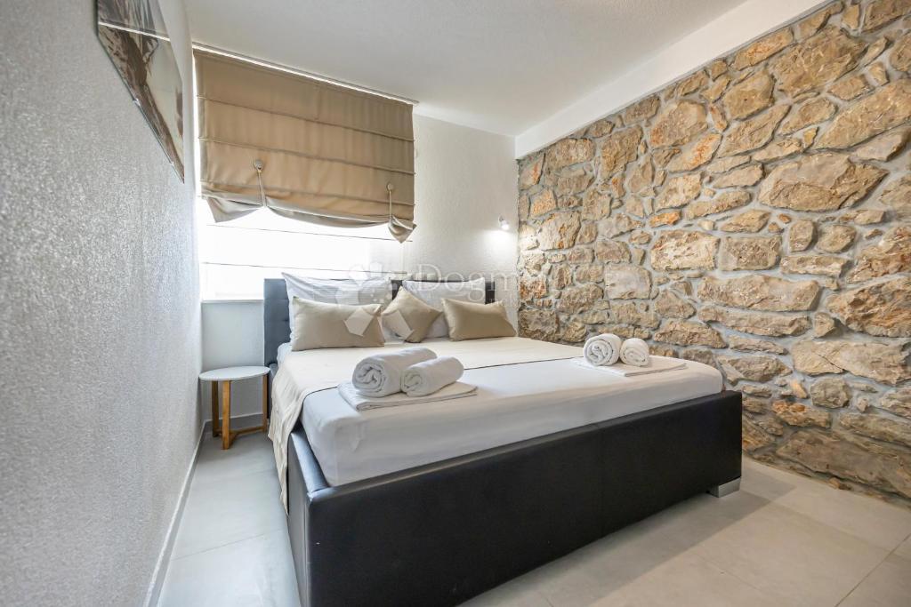 Kuća Na prodaju - PRIMORSKO-GORANSKA CRIKVENICA