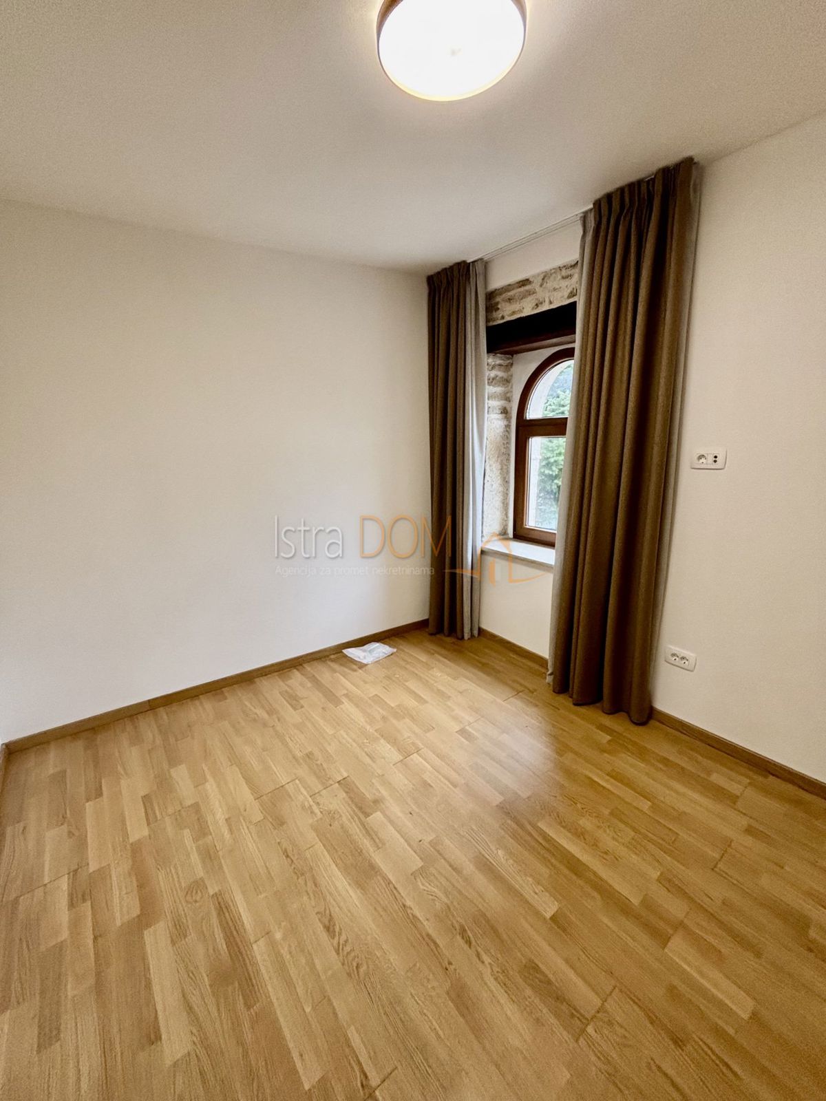 House For sale - ISTARSKA BARBAN