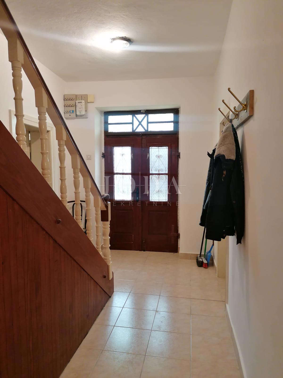 Kuća Na prodaju - PRIMORSKO-GORANSKA VINODOLSKA OPĆINA
