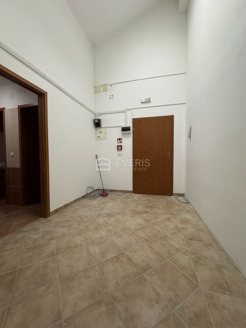 Poslovni prostori Na predaj - PRIMORSKO-GORANSKA KASTAV