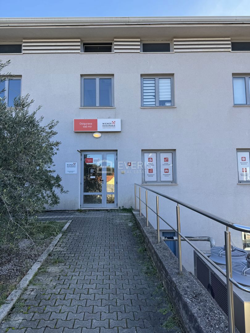 Poslovni prostori Na predaj - PRIMORSKO-GORANSKA KASTAV