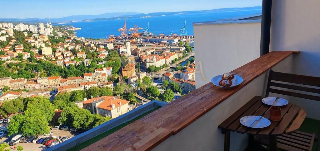 Flat For rent - PRIMORSKO-GORANSKA RIJEKA